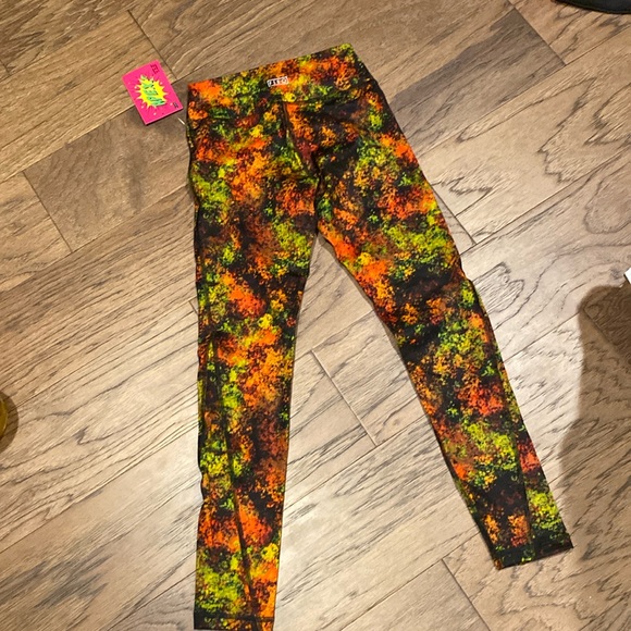 Fleo Pants - NWT size small fleo leggings